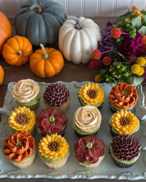 cupcake decorating ideas for fall|cute fall cupcake ideas.